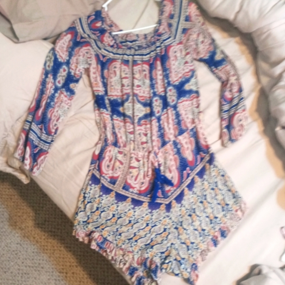 Live 4 Truth romper size Medium